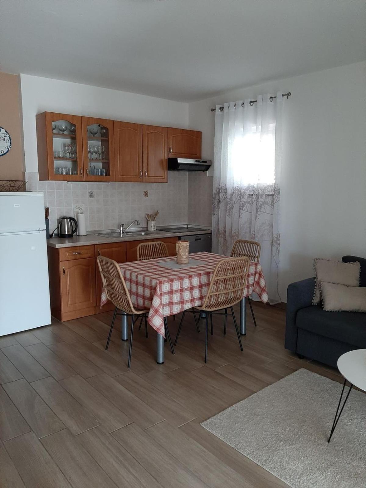 Apartman Mima Apartment Porat  Ngoại thất bức ảnh